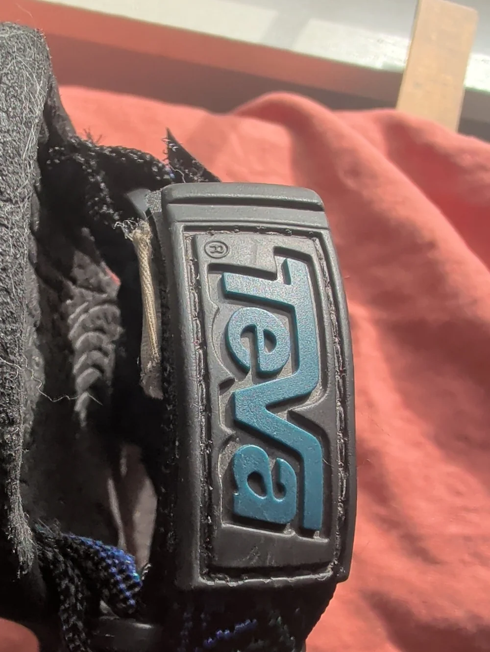 Teva Men 5, Women 7 Sandals Blue-Green Straps Granola Hippie Outdoor Hiking